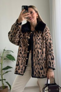 Leopar Desen Yakası Kürklü Ceket Hırka