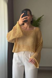Payetli Ajurlu Örgü Kayık Yaka Sarı Crop Bluz