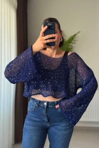 Payetli Ajurlu Örgü Kayık Yaka Lacivert Crop Bluz