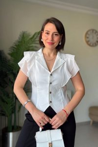 Fırfır Kol Detaylı Ekru Yelek Bluz