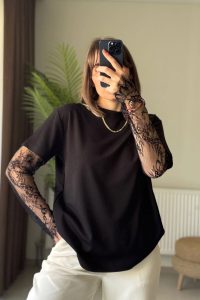 Uzun Dantelli Kollu Siyah Penye Tshirt Bluz
