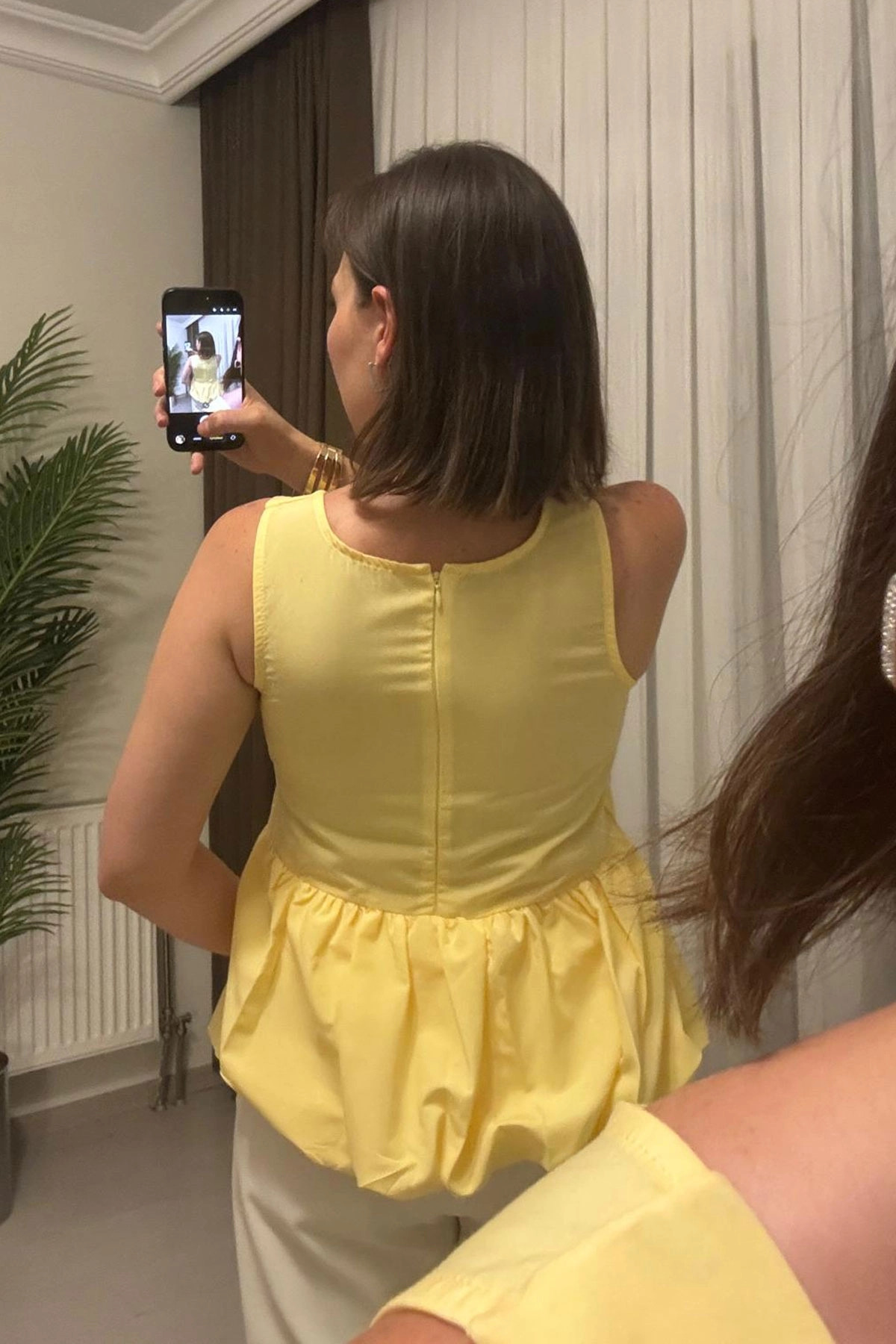 Kolsuz Balon Etekli Kare Yaka Sarı Kadın Bluz