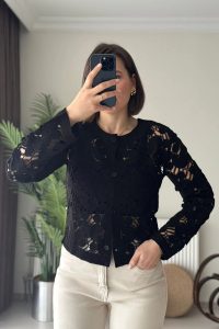 Bisiklet Yaka Düğmeli Siyah Dantel Hırka