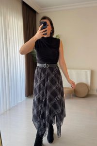 Asimetrik Kesim Astarlı Siyah Şifon Etek