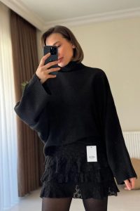 Astarlı Kat Kat Dantelli Siyah Etek