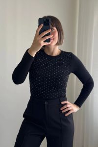 Taş İşlemeli Yuvarlak Yaka Siyah Body Bluz