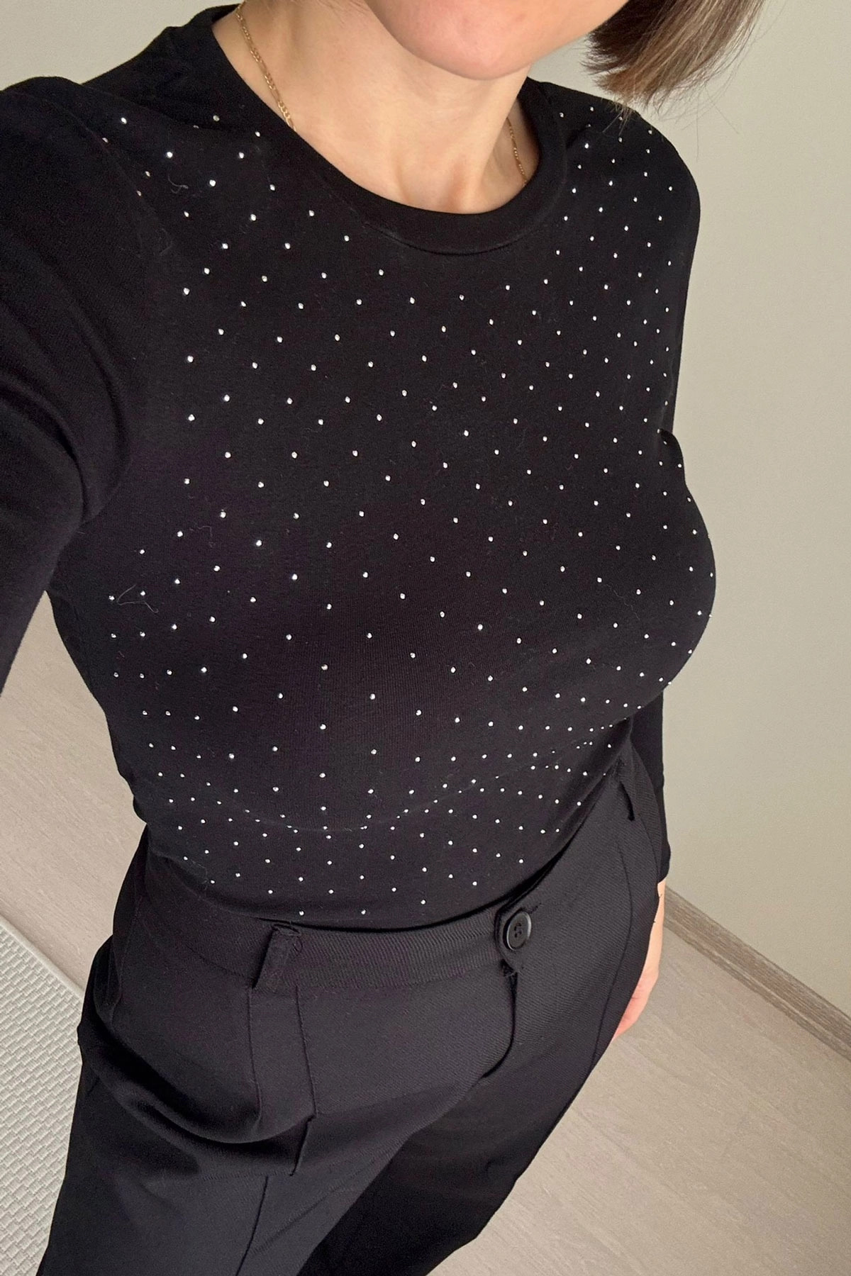 Taş İşlemeli Yuvarlak Yaka Siyah Body Bluz