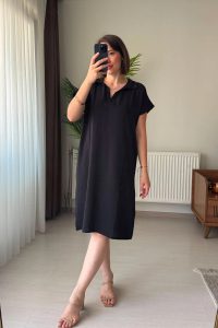 Polo Yaka Rahat Kesim Kısa Kol Dökümlü Siyah Elbise
